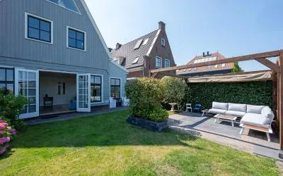 Twee-onder-één-kap te huur: Motorrijtuigstraat 30, Broek in Waterland Broek In Waterland