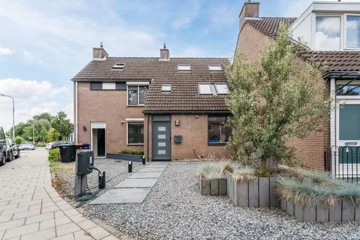 Tussenwoning te koop: Mozartlaan 8, Componistenbuurt-Zuid Zwijndrecht