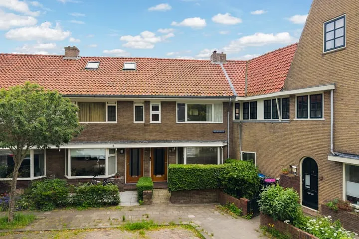 Terraced house for sale: Mozartstraat 125, Sonnenborgh Leeuwarden