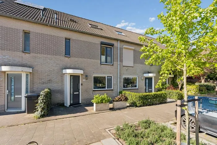 Tussenwoning te koop: Mozartweg 59, Muziekwijk Z.-Oost Almere