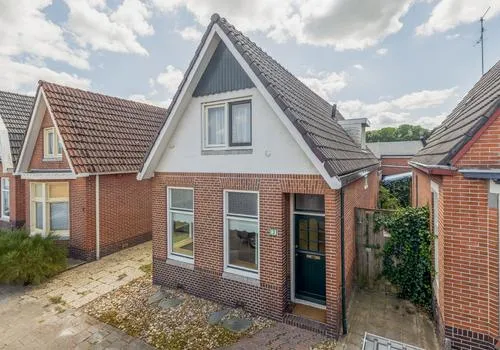 Vrijstaande woning te koop: Mr. A.J. de Sitterstraat 3, Winschoten-Centrum Winschoten