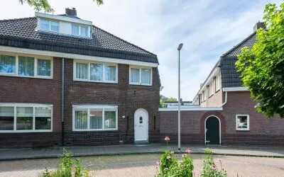 Twee-onder-één-kap te koop: Mr. Adriaan Sassenstraat 10, Bekkerveld Heerlen