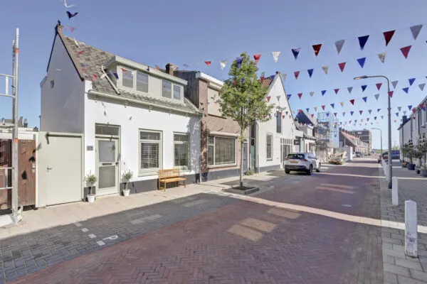 Tussenwoning te koop: Mr. D. Donker Curtiusstraat 42, De Noord Katwijk