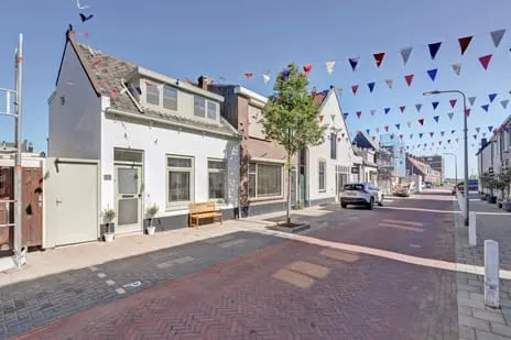 Tussenwoning te koop: Mr. D. Donker Curtiusstraat 42, De Noord Katwijk (Zh)