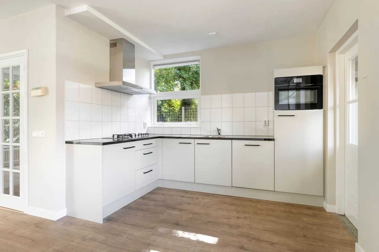 Hoekwoning te koop: Mr. Dr. van den Helmlaan 10, Pijnacker