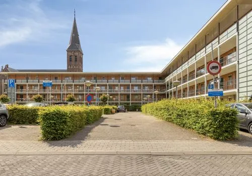 Appartement te koop: Mr. Dr. van den Helmlaan 165, Pijnacker Noord Pijnacker