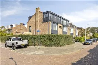 Hoekwoning te koop: Mr. F.A. van Hallweg 30, Amstelveen