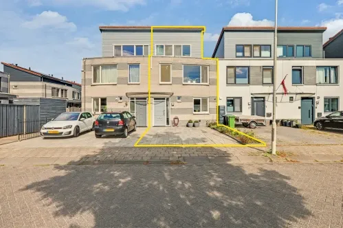 Tussenwoning te koop: Mr J.M. de Kempenaersingel 25, Arnhem