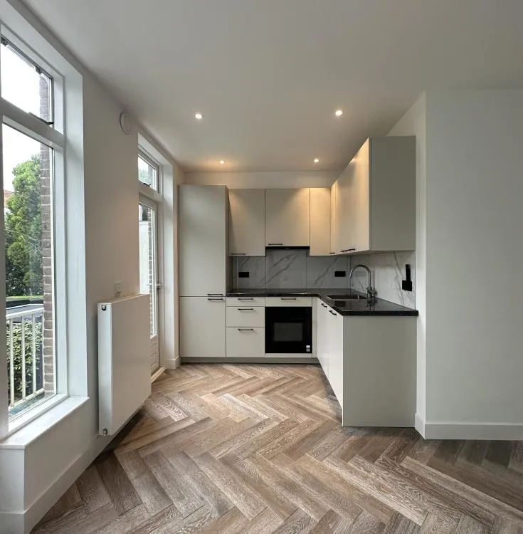 Appartement te huur: Mr. P.N. Arntzeniusweg 49-1, Amsterdam