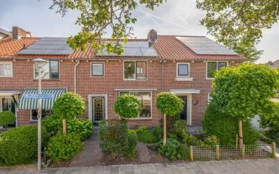 Tussenwoning te koop: Mr. Schokkingstraat 48, V/d kasteelewijk 'S-Gravenzande