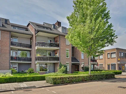 Appartement te koop: Mr. van Coothstraat 2A, Centrum Waalwijk
