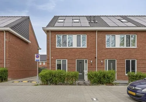 Hoekwoning te koop: Mr. Arend van der Woudenslaan 39, Lombardijen Rotterdam