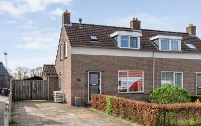 Twee-onder-één-kap te koop: Mr. Harm Smeengeweg 16, Koekange