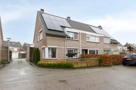 Hoekwoning te koop: Mr. Rietkerklaan 30, Kroon Helmond