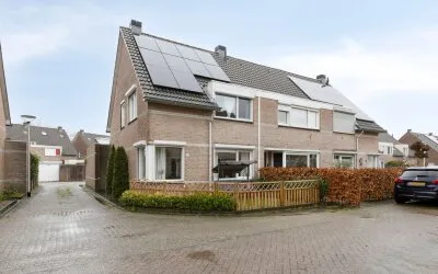 Hoekwoning te koop: Mr. Rietkerklaan 30, Kroon Helmond