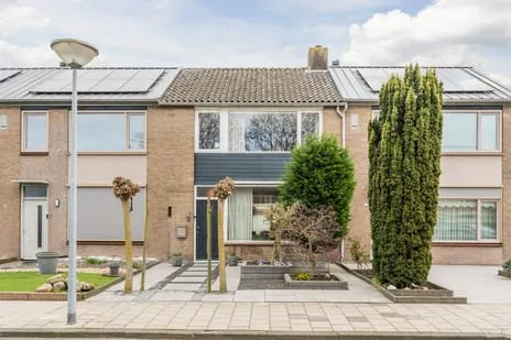 Tussenwoning te koop: Mr. Sprenger van Eykstraat 9, Laageinde Waalwijk
