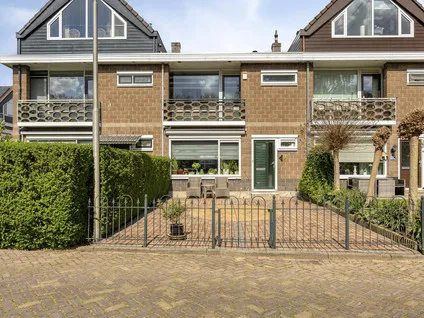 Tussenwoning te koop: Mr. Thorbeckestraat 32, Centrum Ridderkerk