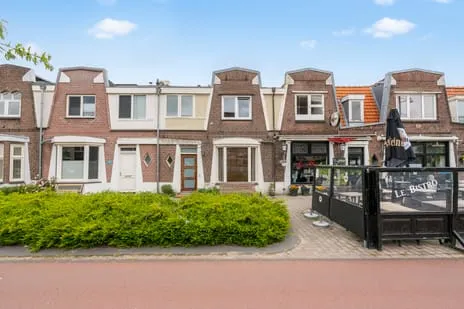 Tussenwoning te koop: Muiderstraatweg 54, Centrum Oost Diemen