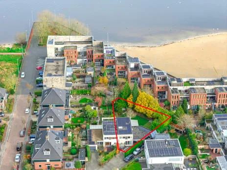 Tussenwoning te koop: Muiderzand 38, De Tuit Huizen