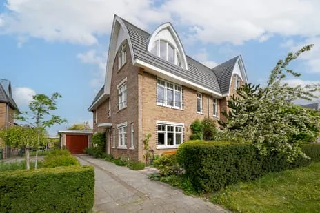 Twee-onder-één-kap te koop: Multatulilaan 5, Krimwijk Voorschoten