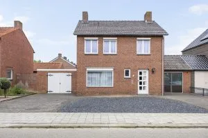 Twee-onder-één-kap te koop: Muncadostraat 2, Stevensweert