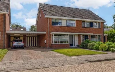 Terraced house for sale: Munnikestraat 8, Surhuisterveen Surhuisterveen