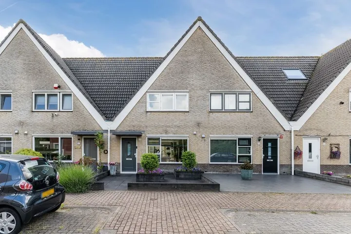 Tussenwoning te koop: Muntendamstraat 48, De Kievit Noord-West Tilburg
