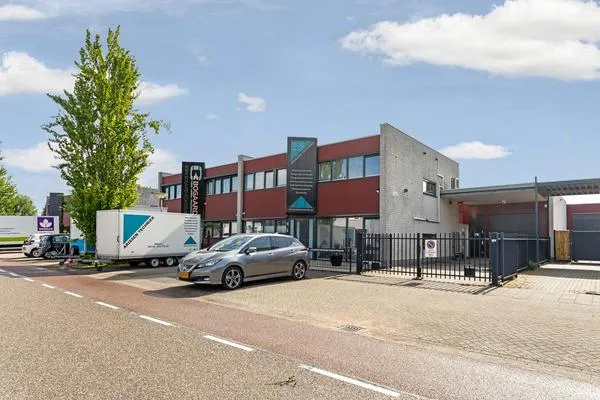 Twee-onder-één-kap te koop: Musicalstraat 6, Bedrijventerrein Felsersplaats Almere