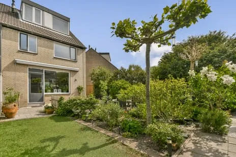 Hoekwoning te koop: Muskuskruid 6, Kruidenbuurt Vlaardingen