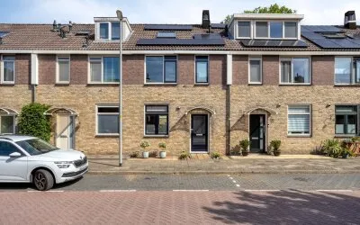 Terraced house for sale: Muzenlaan 145, Buitenhof-Oost-Zuid Leiderdorp