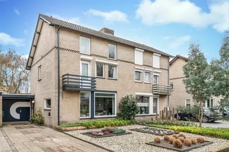 Tussenwoning te koop: Muziekplein 57, Bitswijk Uden