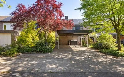 Tussenwoning te koop: Médoclaan 44, Eindhoven