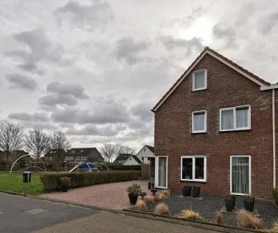 Twee-onder-één-kap te koop: Möllerstraat 15, Gravenburg Groningen