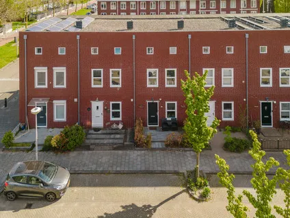 Tussenwoning te koop: N. Stampioenstraat 4, Vierambachten Spijkenisse