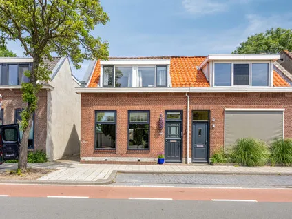 Semi-detached for sale: Naaldwijkseweg 170, Edelstenenwijk 'S-Gravenzande