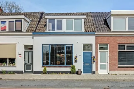 Tussenwoning te koop: Naaldwijkseweg 182, Edelstenenwijk 'S-Gravenzande