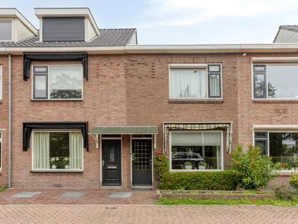 Tussenwoning te koop: Naaldwijkseweg 298, Bedrijventerrein Teylingen 'S-Gravenzande