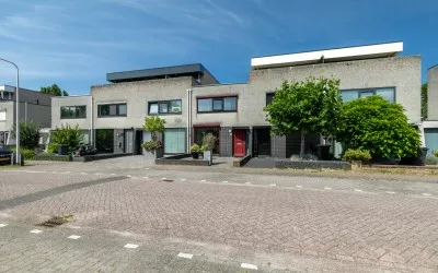 Tussenwoning te koop: Naardenstraat 163, De Kievit Zuid-West Tilburg