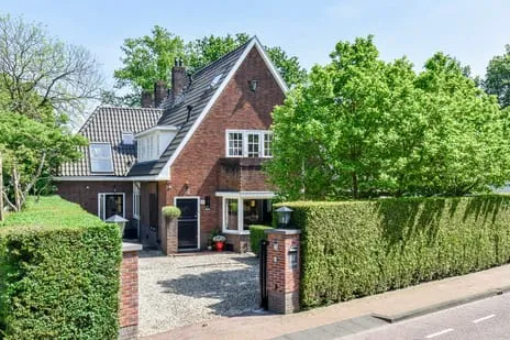 Twee-onder-één-kap te koop: Naarderstraat 44A, Laren-Centrum Laren (Nh)