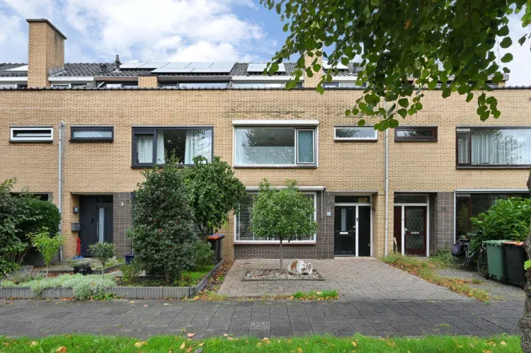 Tussenwoning te koop: Nachtegaallaan 18, Maassluis