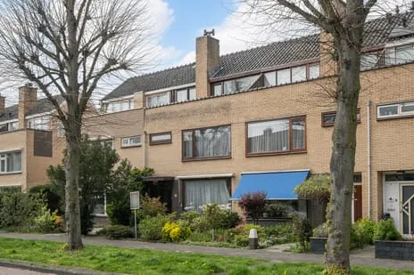 Terraced house for sale: Nachtegaallaan 28, Vogelbuurt Maassluis