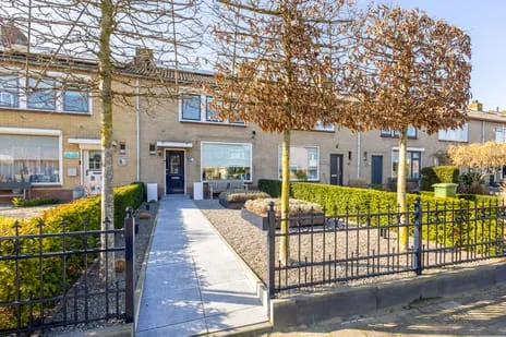 Tussenwoning te koop: Nachtegaallaan 4, Vogelbuurt-Zuid Sliedrecht