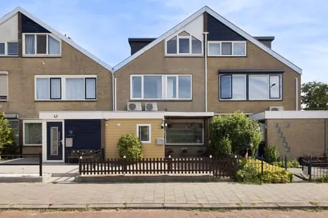 Terraced house for sale: Nachtegaallaan 8, Rozenburg Rozenburg (Zh)