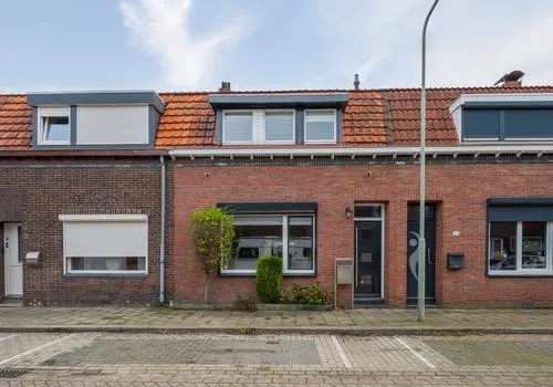 Twee-onder-één-kap te koop: Nachtegaalstraat 13, Lage Heide Tegelen