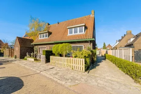 Twee-onder-één-kap te koop: Nachtegaalstraat 19, Kleine Driftbuurt Hilversum