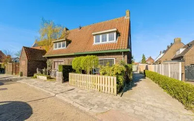 Twee-onder-één-kap te koop: Nachtegaalstraat 19, Kleine Driftbuurt Hilversum