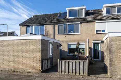 Tussenwoning te koop: Nachtegaalstraat 30, Sommelsdijk vogelbuurt oost Sommelsdijk