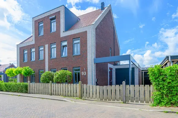 Twee-onder-één-kap te koop: Nachtegaalstraat 93, De Draai Zuid Heerhugowaard