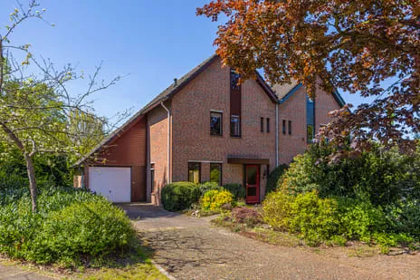 Twee-onder-één-kap te koop: Nachtwachtplein 8, Lochem-West Lochem