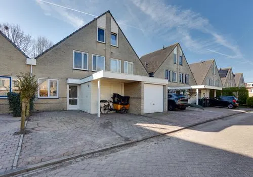 Tussenwoning te koop: Naoberdreef 5, De Dreven Assen